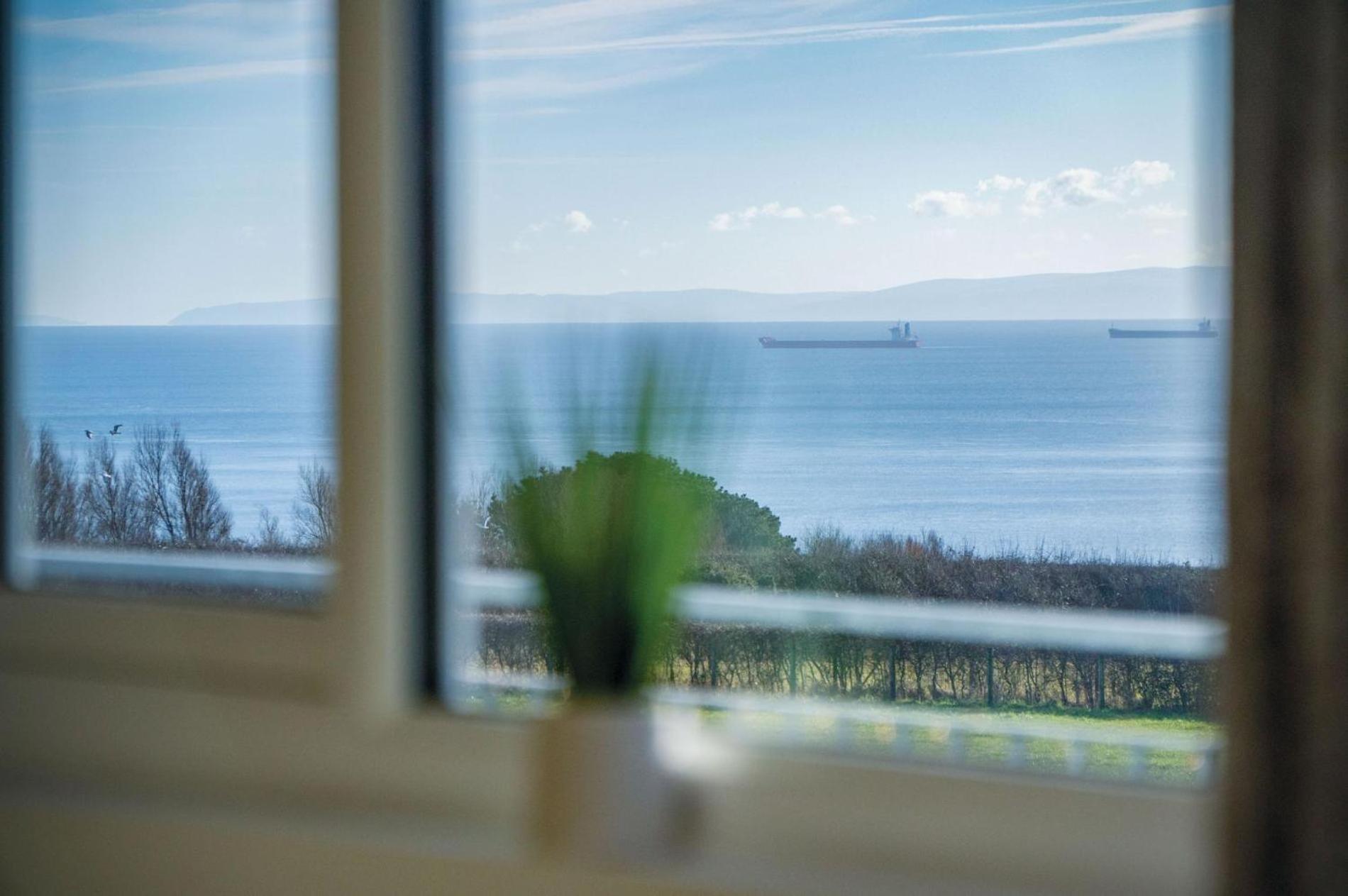 The Penthouse - 1 Bedroom Apartment - Ocean Breeze Port Eynon Kültér fotó