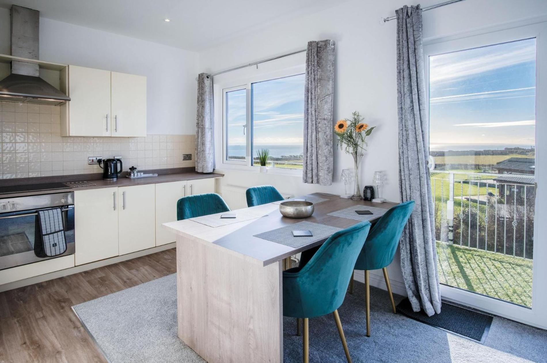 The Penthouse - 1 Bedroom Apartment - Ocean Breeze Port Eynon Kültér fotó